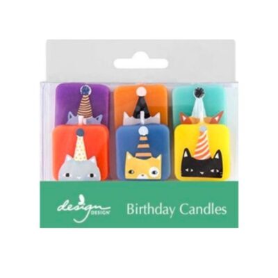 Cats with hats candles.